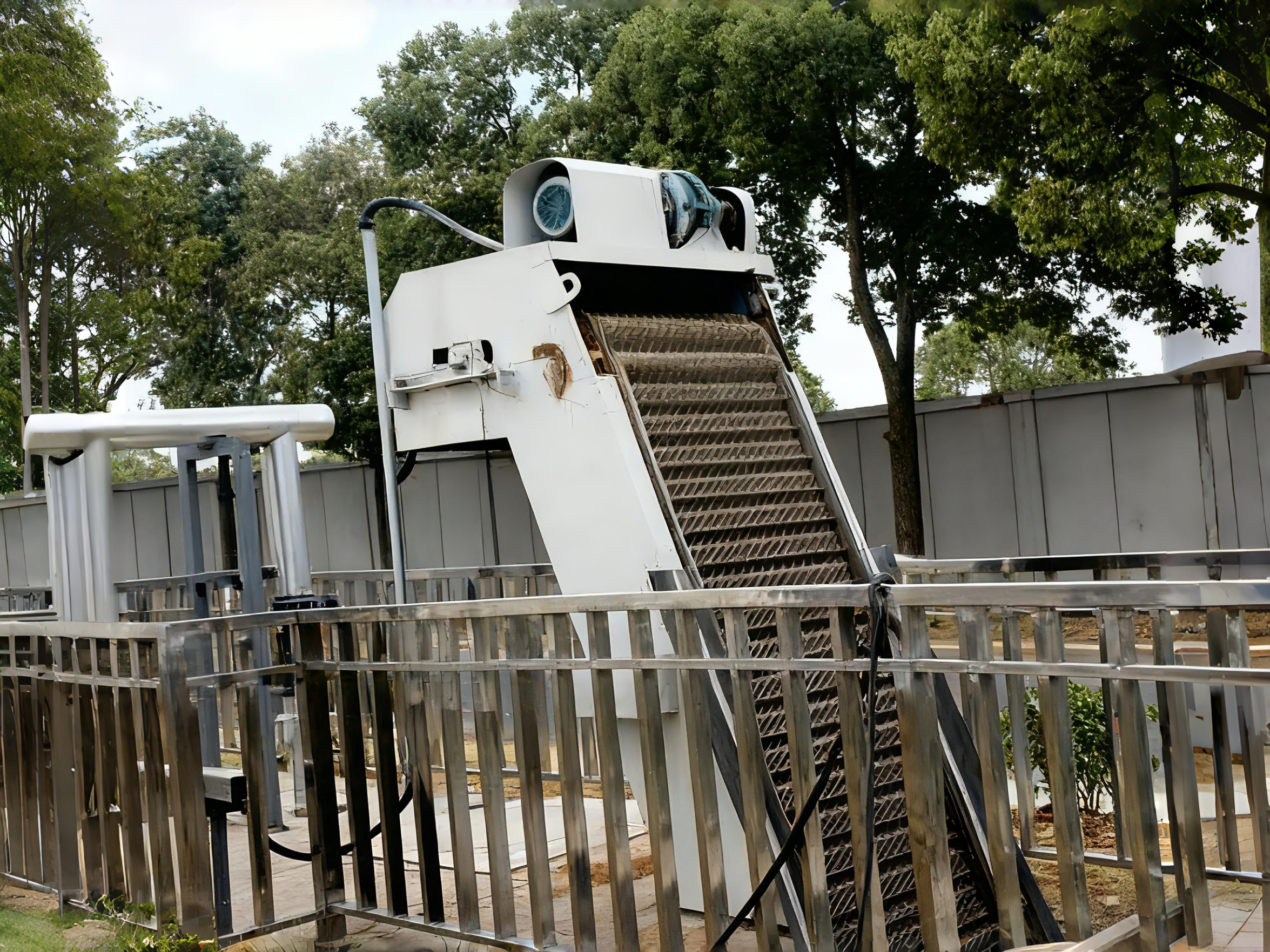 Buy cheap 1mm – 50mm  Mechanical Bar Screen SS304 7.5KW Sewage Bar Screen from wholesalers