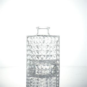 Custom transparent Aroma Source Glass Diffuser Car With Lid 100ml