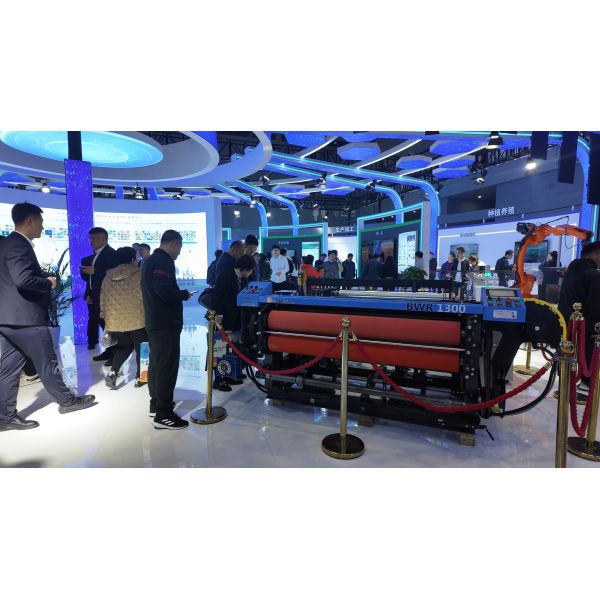 Quality Automatic Light Duty Wire Mesh Weaving Machine Optimal Efficiency 1300B for sale