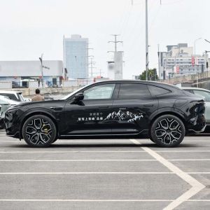 Changan Avatr 11 Electric 5 Seats EV Black SUV Car with Electromagnetic Braking