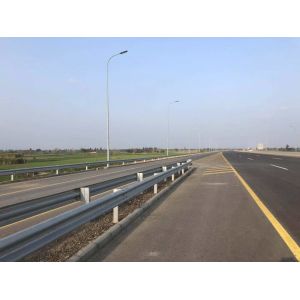 Buy cheap Hot Dip Galvanized Roadway Guardrail Systems Crash Barrier Q355 Steel from wholesalers