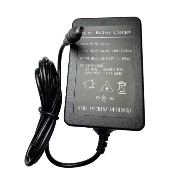 Universal Charger NC-III Battery Charger For South Total Station Li-30 LI-39Battery Li-IonBattery Charger NC-III Size3.5*1.35mm