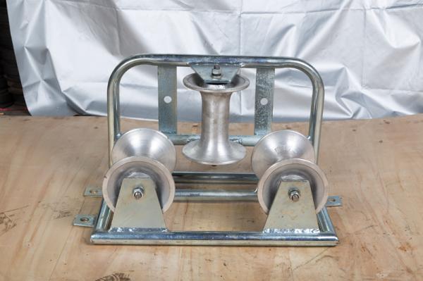 Quality Heavy-Duty Steel Frame Triple Roller Guide for 90° Bend Handling in Power Cable Installation for sale