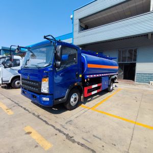 Buy cheap HOWO 8CBM Fuel Tank Truck New Manual 4x2 Drive Wheel Mobile Fuel Dispensing Oil product