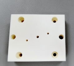 Volume Resistivity 1014 Ωcm Al2O3 Ceramic Insulation Resistance 1012 Ωcm