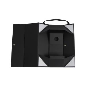Buy cheap Customizable Snap Closure Folding Gift Boxes With Handle Matt Black from wholesalers