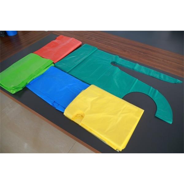 Colorful Flat Pack Disposable PE Apron , Unisex LDPE / HDPE Plastic Aprons
