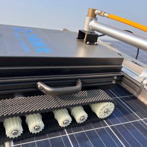 Intelligent Solar Cleaning Robot with 24 Volt Lithium Batteries and 1100 mm