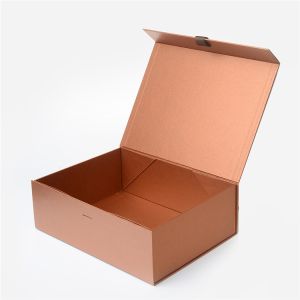 Buy cheap Luxury Magnetic Paper Folding Gift Box Embossing And Debossing from wholesalers