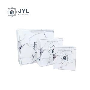 China SA8000 Dustproof Perfume Cosmetic Paper Bag Multifunctional Folding on sale