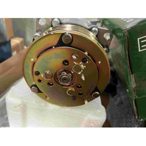 Buy cheap HOWO A7 Compressor WG1500139008 Air Conditioner Compressor from wholesalers