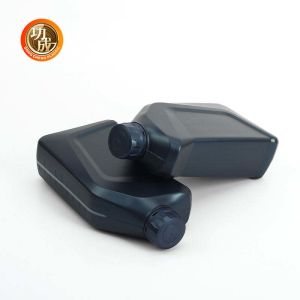 Buy cheap 500ml PE Thickened Engine Oil Bottle Antifreeze Lubricant Plastic Bottle from wholesalers