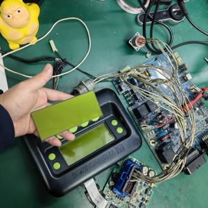 Buy cheap SR2,SR3 display screen CA-8452372 Green Display Type LCD Screen for SR2,SR3 HMIs Aftermarket Thermoking Spare Parts from wholesalers