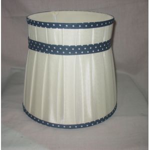 China Custom Silk Box Pleat Lamp Shades With Ribbon And Flowers on sale