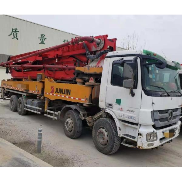 Quality Red 2011 Junjin 52m on Benz. Euro III Used Concrete Pump Vibrating Amplitude 2.6mm for sale