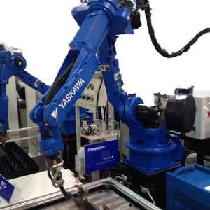 AR2010 YASKAWA Industrial Welding Robot Arm Payload 12kg Steel Factory Welding