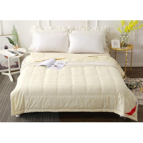 Quality Hotel Cotton Jacquard Solid Thin Summer 150g/M2 Quilted Quilt for sale