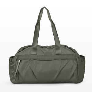 Buy cheap Soft Feeling Women'S Workout Duffle Bags , Water Resistant Duffel Bag Reusable from wholesalers