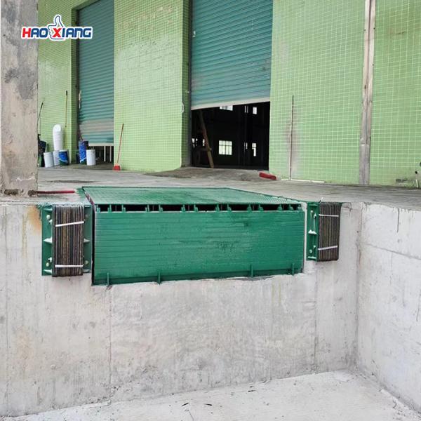 Quality Warehouse Hydraulic Dock Plate 8T-20T Metal Loading Dock Ramp for sale