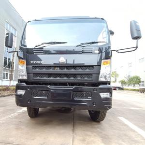 Buy cheap China HOWO 4*2 Factory Price New Diesel Loading 6 T Towing 6 T Customized Desert Recovery Wrecker from wholesalers