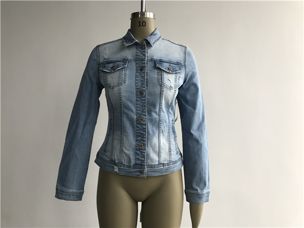Light Wash Ladies Denim Jacket / Button Through Trucker Jacket TW79170