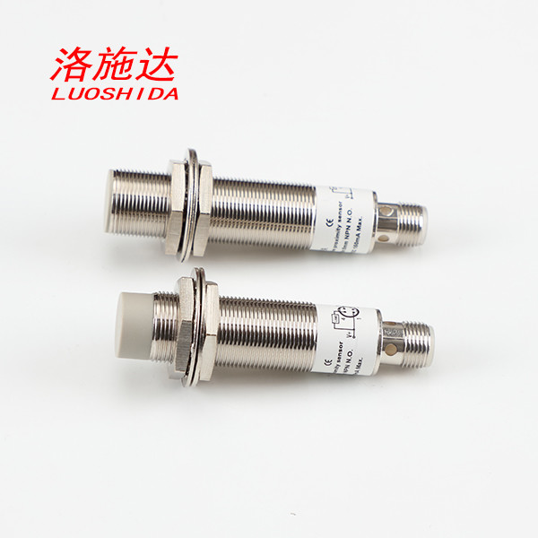 Cylindrical Inductive Proximity Switch M18 DC 3 Wire Metal Tube With M12 4 Pin