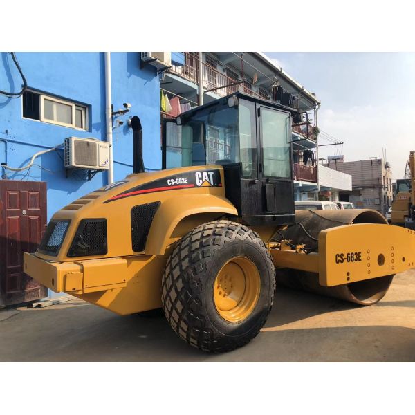 20T Caterpillar Second Hand Road Roller CA683E Cat Compactor