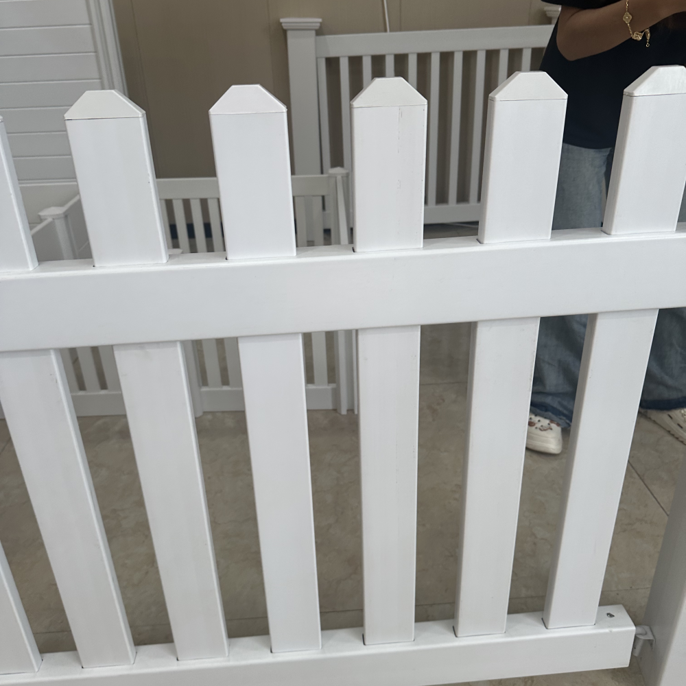 China Economical PVC Coating Plastic Garden Fence White Maintenance Free on sale