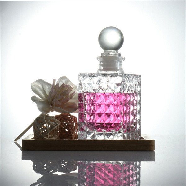 Quality Custom transparent Aroma Source Glass Diffuser Car With Lid 100ml for sale