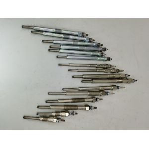 V2203 Kubota Diesel Engine Spare Parts Glow Plugs D1503