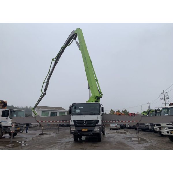 Quality Used Concrete Trailer Pump Zoomlion Benz 56m 150 M3/H for sale