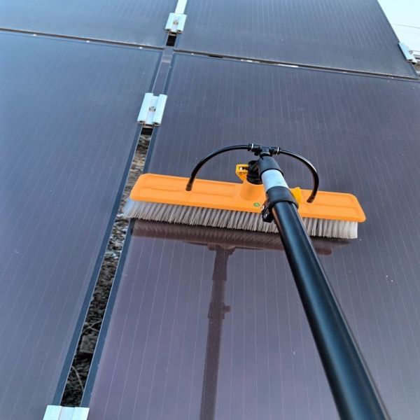Good Solar Panel Manual Water Spray Brush with WLS-2-4J and 55 Cm Width Nylon
