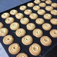 China Automatic Tray Type Cookies Making Machine Plc Control Cutter And Deposit Cookie for sale
