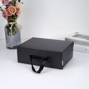 Bulk Cheap Custom Logo Corrugated Paper Boxes with Handle Carry Box for Shoes T