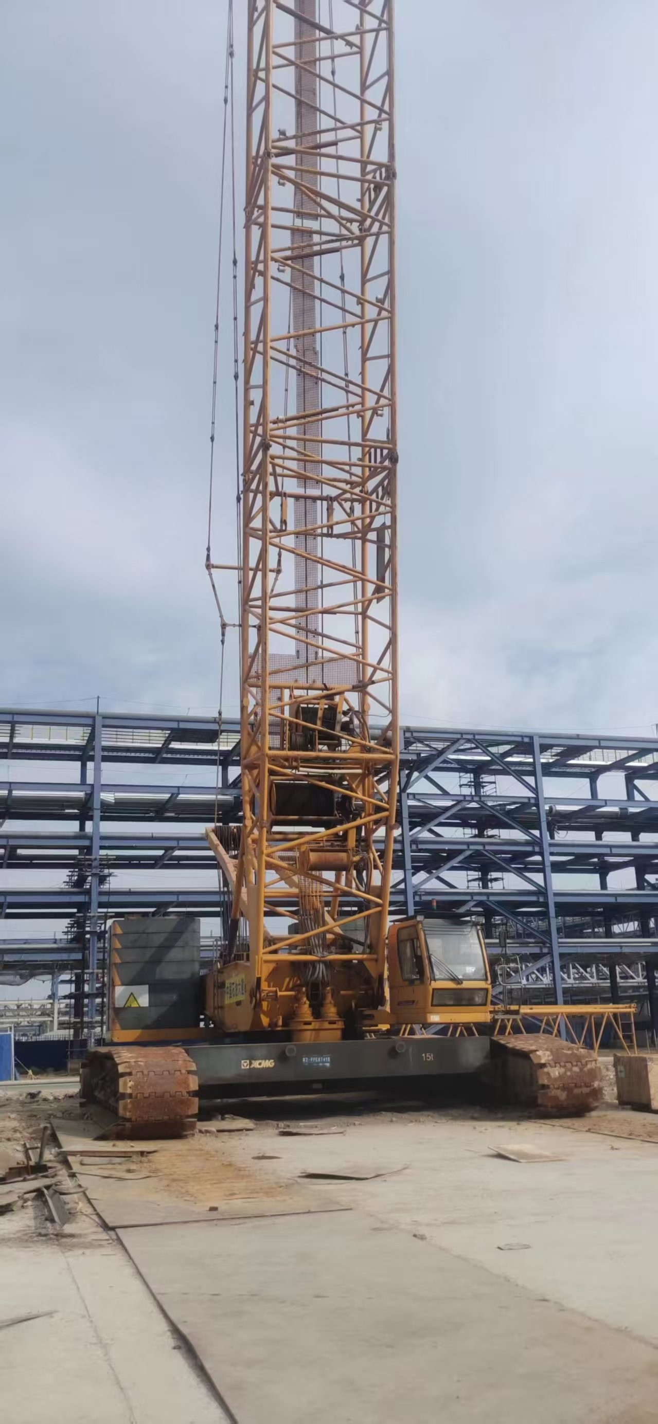 Quality 2017 XCMG 260T Old Crawler Crane For Lifting And Installation Operations for sale Buy cheap 2017 XCMG 260T Old Crawler Crane For Lifting And Installation Operations product