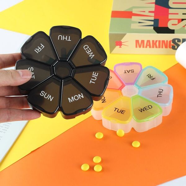 Quality 7 Day Weekly Pill Medicine Dispenser Box Flower Shape 7 Cases Vitamin Fish Oil 12cm for sale