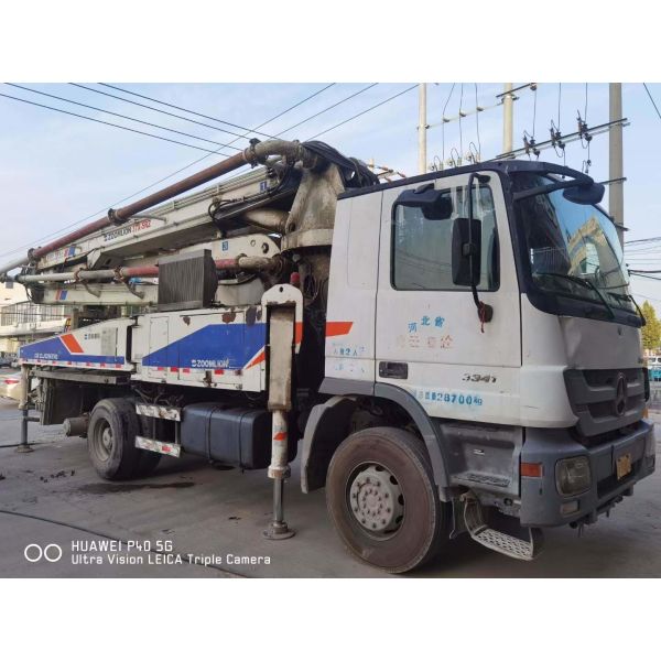 38m Concrete Boom Pump on Bz Truck High Productivity and After-sales Service for