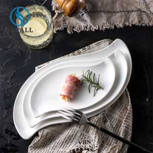 China Irregular Plain White Banqueting Wedding Porcelain Plates ODM Personalized on sale