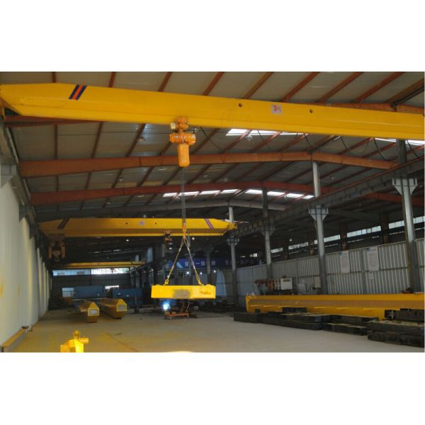 Quality Motorized Box type Single Beam Overhead Crane 2 Ton With Electric Chain Hoist for sale