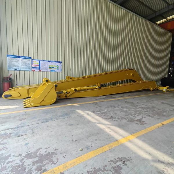 Q355B Excavator Long Boom 16m 18m with two ton addtional counter weight For CAT320D