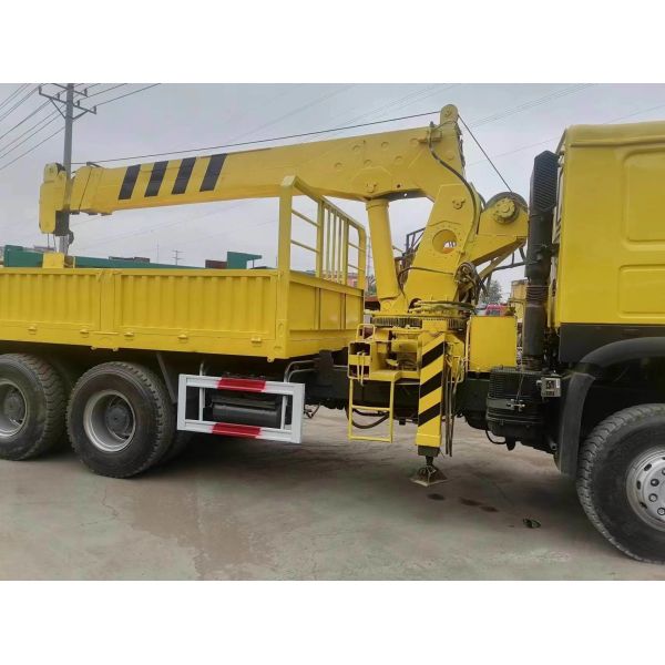 Quality Mobile Crane 12 Ton Straight Boom Hydraulic Truck Mounted Crane Customized Crane Jib for sale