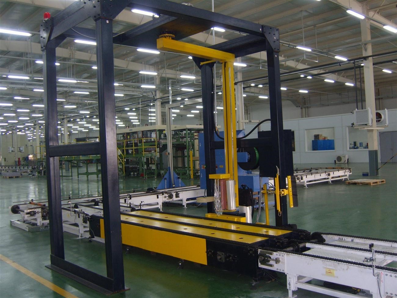Buy cheap Adjustable Automatic Stretch Wrap Machine With Hydraulic Jack OEM from wholesalers