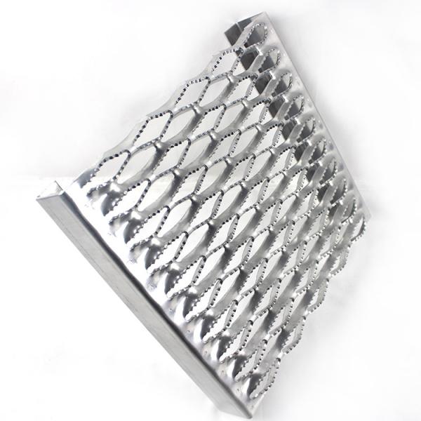 Diamond / Crocodile Mouth Pattern Safety Grating Perforated Stair Treads