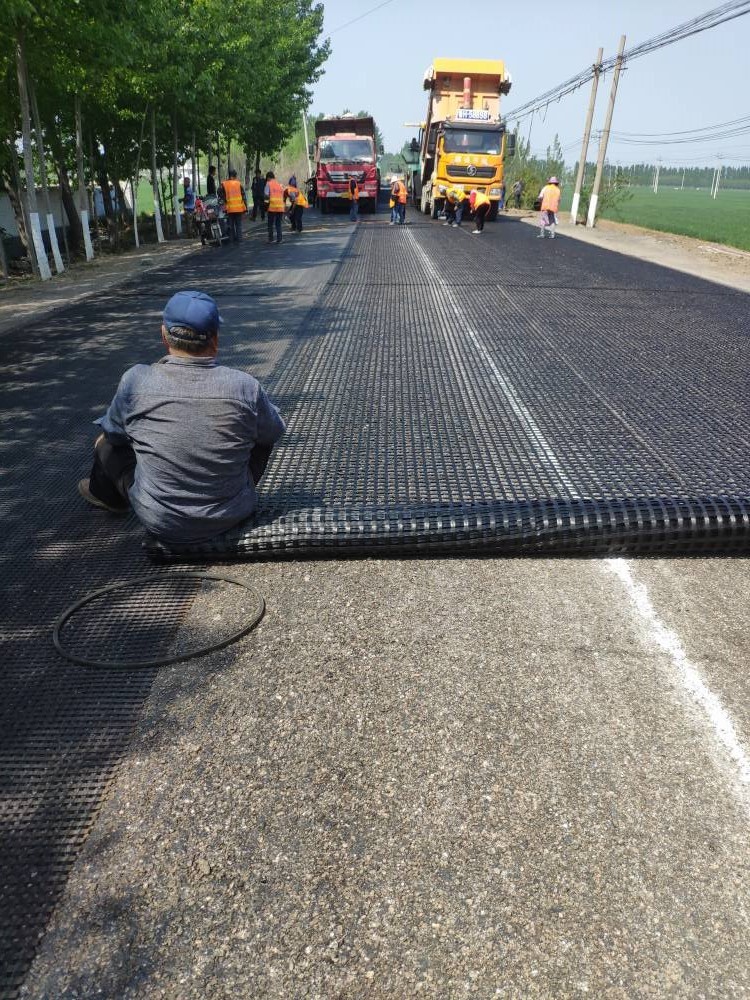 Buy cheap Highway Construction Screen Mesh For Roadbed And Pavement Enhancement from wholesalers