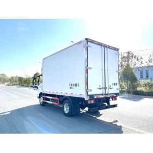 Energy Saving And Environmental Protection Isuzu M100 Refrigerated Truck