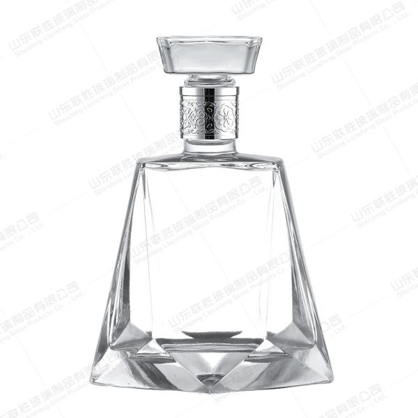 Customied Bottle Color Unique Shape 500ml Glass Vodka Decanter for Acceptable
