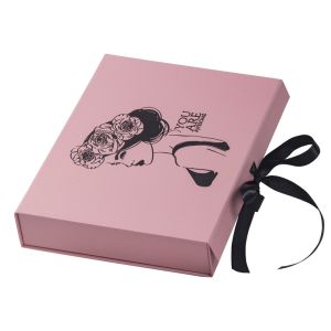 Buy cheap Embossing Magnetic Gift Wrapping Boxes FSC Recyclable 1200gsm Cardboard from wholesalers