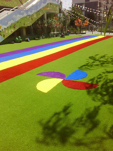 Simulated Artificial Grass Turf Kindergarten Rainbow Runway Carpet Red Outdoor Artificial Lawn