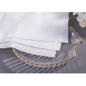 Buy cheap Embossed 48gsm 25cm Home Decoration Spunlace Non Wovens product