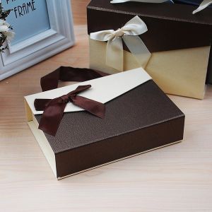 Printing Handling Glossy Lamination Customized Portable Chocolate Gift Box with